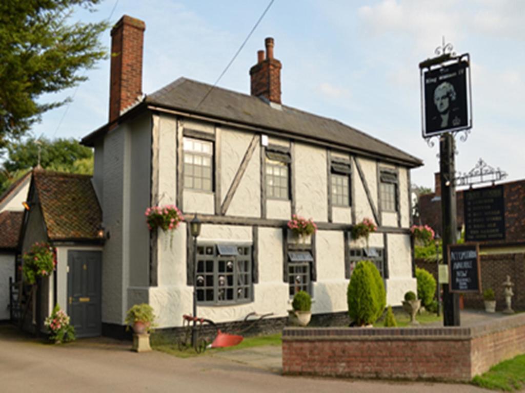The King William IV Bed & Breakfast Royston Eksteriør bilde